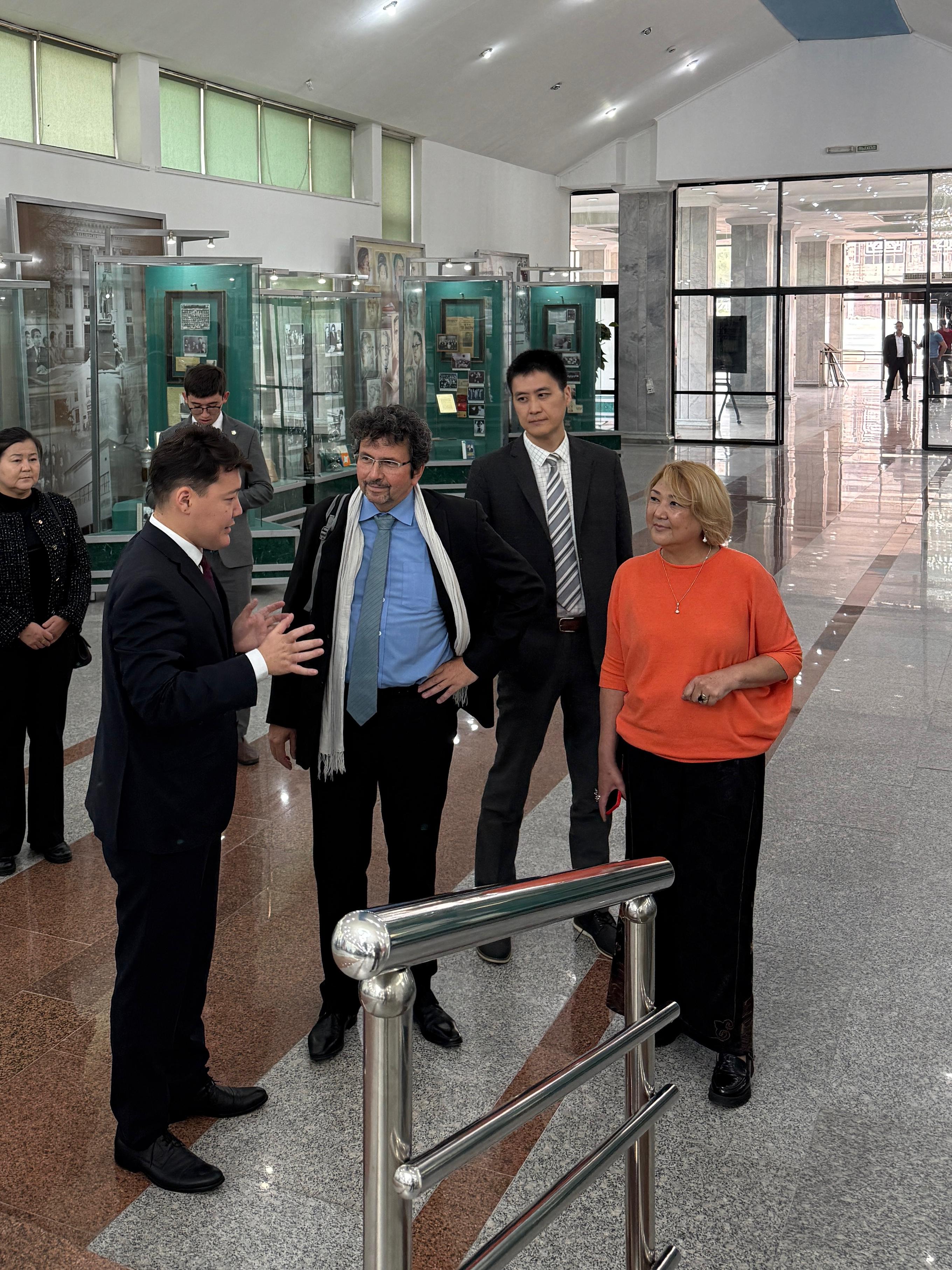 JOHNS HOPKINS MEDICINE INTERNATIONAL DELEGATION VISITS KAZNU MUSEUM